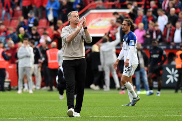 Trainer Kasper Hjulmand (Bayer 04 Leverkusen) gestikuliert, gestik waehrend des Spiels der Bundesliga zwischen Bayer 04 Leverkusen und dem Hamburger SV, BayArena am 16. May 2026 in Leverkusen, Deutschland. (Foto von Ralf Treese DeFodi Images) +++ Trainer Kasper Hjulmand (Bayer 04 Leverkusen) gestures during the Bundesliga match between Bayer 04 Leverkusen and Hamburger SV at BayArena on May 16, 2026 in Leverkusen, Germany. (Photo by Ralf Treese DeFodi Images) DFL regulations prohibit any use of photographs as image sequences and or quasi-video. (Photo by Ralf Treese DeFodi Images) -