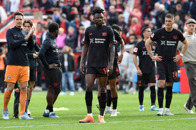 Edmond Tapsoba (Bayer 04 Leverkusen) schaut waehrend des Spiels der Bundesliga zwischen Bayer 04 Leverkusen und dem Hamburger SV, BayArena am 16. May 2026 in Leverkusen, Deutschland. (Foto von Ralf Treese DeFodi Images) +++ Edmond Tapsoba (Bayer 04 Leverkusen) looks on during the Bundesliga match between Bayer 04 Leverkusen and Hamburger SV at BayArena on May 16, 2026 in Leverkusen, Germany. (Photo by Ralf Treese DeFodi Images) DFL regulations prohibit any use of photographs as image sequences and or quasi-video. (Photo by Ralf Treese DeFodi Images) -