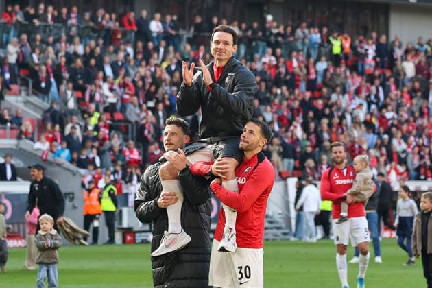 Maximilian Eggestein (SC Freiburg, 08), Nicolas Höfler, Hofler (SC Freiburg, 27) und Christian Günter, Gunter (SC Freiburg, 30) nach dem Spiel , Deutschland, Fussball, 1. Bundesliga, 34.Spieltag, 2025 2026, SC Freiburg vs. RB Leipzig, 16.05.2026, Freiburg im Breisgau Europa-Park Stadion Baden-Württemberg Deutschland Copyright: xGrantxHubbsx