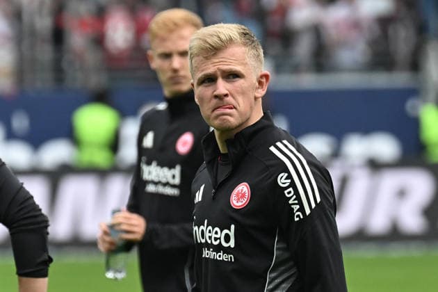 16.05.2026, xjhx, Fussball 1.Bundesliga, Eintracht Frankfurt - VfB Stuttgart v.l. Jonathan Jonny Burkardt (Eintracht Frankfurt) Enttäuscht, traurig, frustriert, ratlos, (DFL DFB REGULATIONS PROHIBIT ANY USE OF PHOTOGRAPHS as IMAGE SEQUENCES and or QUASI-VIDEO) Frankfurt am Main