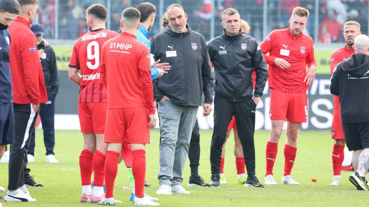 16.05.2026, xrekx, Fussball 1.Bundesliga, 1.FC Heidenheim - FSV Mainz 05 v.l. Spielende Frank Schmidt Trainer (1.FC Heidenheim 1846) (DFL DFB REGULATIONS PROHIBIT ANY USE OF PHOTOGRAPHS as IMAGE SEQUENCES and or QUASI-VIDEO) Heidenheim