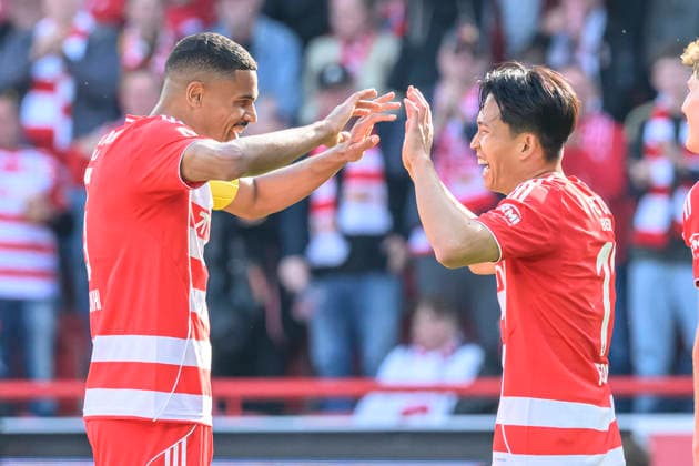 v.l.: Danilho Doekhi ( 1.FC Union Berlin, 05), Woo-yeong Jeong ( 1.FC Union Berlin, 11), schiesst Tor zum 4:0, Tor, Treffer, Jubel, Torjubel, Freude, Begeisterung, feiert,celebreting the goal, joy, jubilation, cheering, GER, Berlin, 1. FC Union Berlin gegen FC Augsburg, 1. Bundesliga, Fußball, DFB, letzter Spieltag, Saison 2025 2026, Alte Försterei, 16. Mai 2026, DFB DFL REGULATIONS PROHIBIT ANY USE OF PHOTOGRAPHS AS IMAGE SEQUENCES AND OR QUASI-VIDEO, Copyright: HMBxMedia UwexKoch