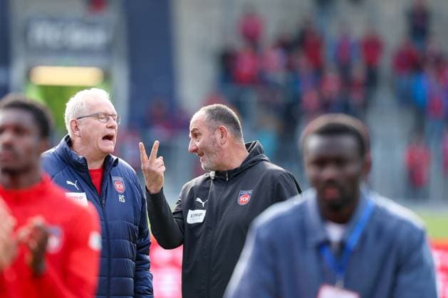 Vorstandsvorsitzender Holger Sanwald (1FC Heidenheim 1846) und Cheftrainer Frank Schmidt (1FC Heidenheim 1846) im Gespraech nach dem Spiel, 1. FC Heidenheim vs. 1. FSV Mainz 05, Fussball, Maenner, Bundesliga, DFL, Saison 2025 2026, 34. Spieltag, Rueckrunde, 16.05.2026 DFB regulations prohibit any use of photographs as image sequences and or quasi-video Heidenheim Baden-Wuerttemberg Deutschland