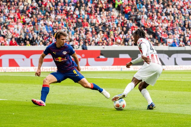 16.05.2026, xdaymx, Fussball 1.Bundesliga, SC Freiburg - RB Leipzig. vl. Orban, Willi (RB Leipzig) und Johan Manzambi (SC Freiburg) im Strafraum (DFL DFB REGULATIONS PROHIBIT ANY USE OF PHOTOGRAPHS as IMAGE SEQUENCES and or QUASI-VIDEO) Freiburg