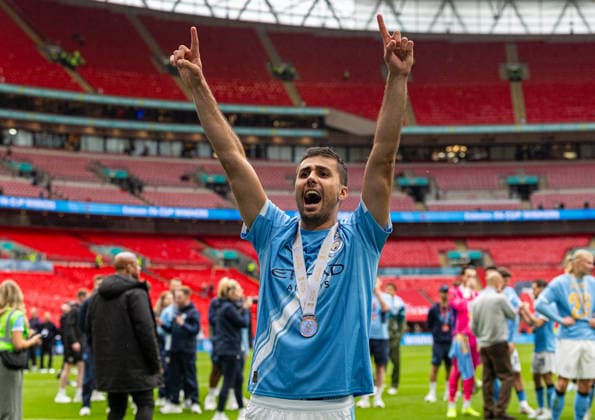 Football - FA Cup - Semi-Final - Chelsea FC v Manchester City FC LONDON, ENGLAND - Saturday, May 16, 2026: Manchester City s Rodrigo Hernandez Cascante Rodri celebrates with his winner s medal during the FA Cup Final between Chelsea FC and Manchester City FC at Wembley Stadium. Man City won 1-0. (Photo by Ian Stephen Propaganda) LONDON Wembley Stadium GREATER LONDON ENGLAND  Copyright: xDavidxRawcliffex P2026-05-16-FA_Cup_Final-52