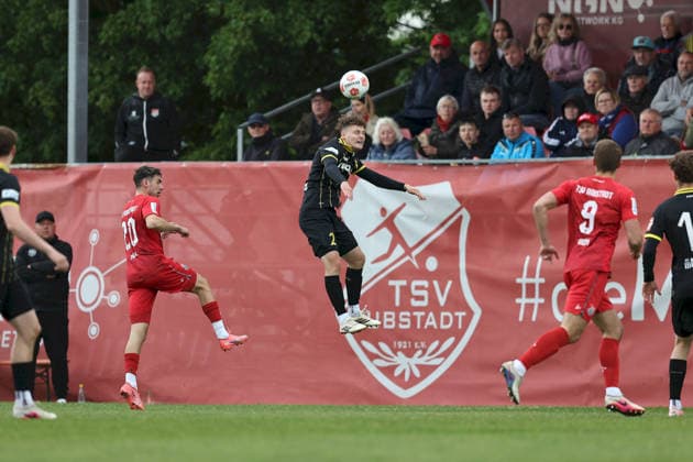 16.05.2026, Herren, Fussball, Saison 2025 2026, Regionalliga Bayern, 34. Spieltag: TSV Aubstadt - SpVgg Bayreuth Leon Bucher ( 2, SpVgg Bayreuth) Sulzfeld Schulstadion Aubstadt (NGN Arena) Bayern Deutschland