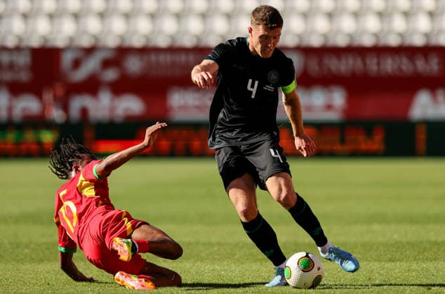 International Friendly, Länderspiel, Nationalmannschaft Enrique Roca Stadium, Murcia, Spain 16 5 2026 Republic of Ireland vs Grenada Ireland s Dara O Shea is tackled by Jermaine Francis of Grenada Dara O Shea is tackled by Jermaine Francis 16 5 2026  Copyright: x INPHO RyanxByrnex RB1_3337