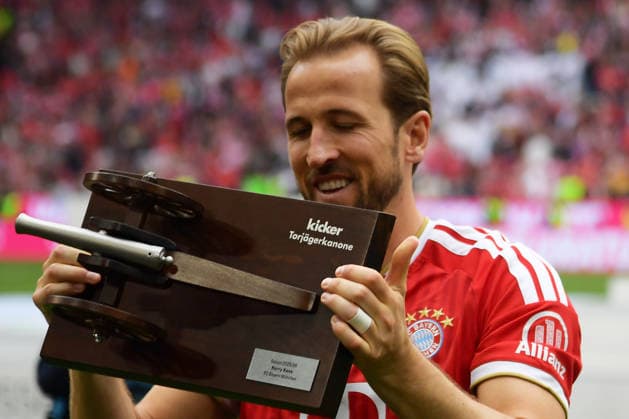 16.05.2026, xemx, Fussball 1.Bundesliga, FC Harry Kane (FC Bayern Muenchen) mit der Torjägerkanone des Kicker (DFL DFB REGULATIONS PROHIBIT ANY USE OF PHOTOGRAPHS as IMAGE SEQUENCES and or QUASI-VIDEO) Muenchen
