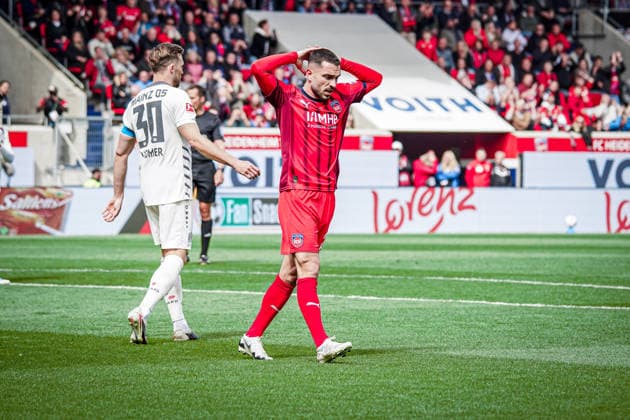 Deutschland: Fussball: 1. Bundesliga 2025 2026 , 34. Spieltag - 1. FC Heidenheim vs 1. FSV Mainz 05 - Voith-Arena (Heidenheim an der Brenz) : Arijon Ibrahimovic (1. FC Heidenheim, 22) Mimik, Gestik, Geste Copyright: xBennetxLongx