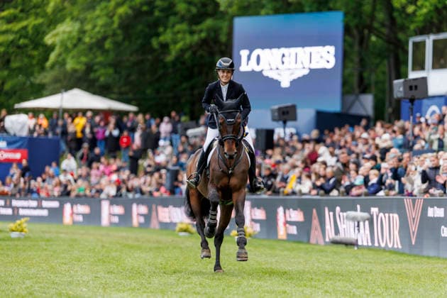 HAMBURG - Al Shira aa 95. Deutsches Spring- und Dressur DERBY 2026, HAMBURG - Al Shira aa 95. Deutsches Spring- und Dressur DERBY 2026 MEYER-ZIMMERMANN Janne Friederike (GER), Cellagon Cascais Siegerehrung Prize giving ceremony LONGINES Grand Prix of Hamburg Al Shira aa CSI5* Tour CSI5*: Int. jumping competition with jump-off (1,60m) Hamburg, Jenischpark, Derby Park Klein Flottbek 16. May 2026 -