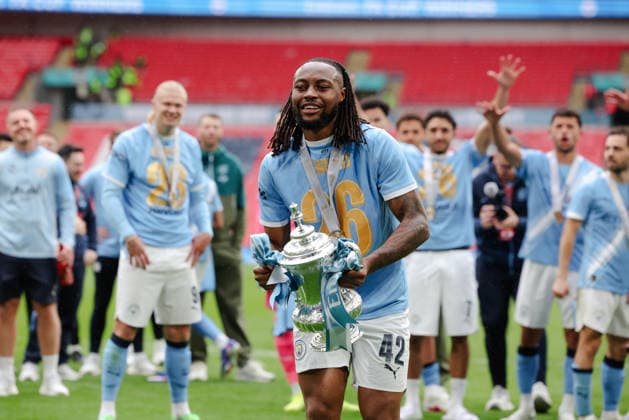 FA Cup Final Chelsea v Manchester City Wembley Stadium 16.05.2026 Antoine Semenyo of Manchester City celebrates with the cup at the end FA Cup Final Chelsea v Manchester City Wembley Stadium 16.05.2026 Times Photographer Bradley Ormesher.  Copyright: xBradleyxOrmesherx NINTCHDBPICT001081319992