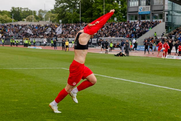 Fußball 3. Liga 38. Spieltag SSV Ulm - Rot-Weiss Essen am 16.05.2026 Im Donaustadion in Ulm Torjubel Rot-Weiss Essen Ben Hüning ( Rot-Weiss Essen )