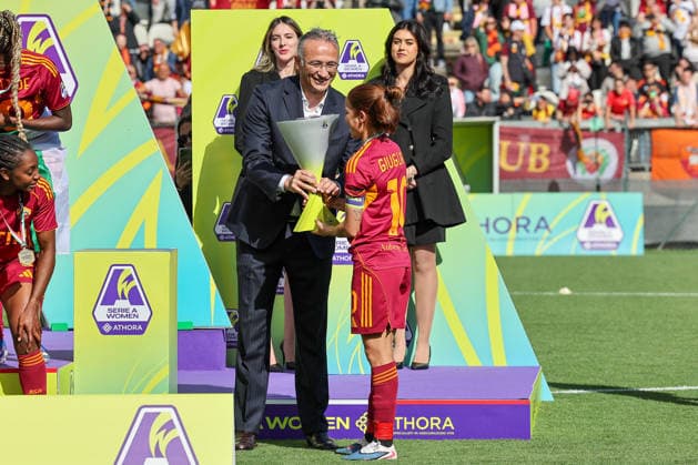 CALCIO - Serie A Femminile - AS Roma vs Genoa CFC Photo by IPA ABACAPRESS.COM84756799 - The Roma Women Team awards ceremony during AS Roma vs Genoa CFC, Italian football Serie A Women match in Rome, Italy, May 16 2026 Rome Italy  Copyright: xIPAxSport ABACAx