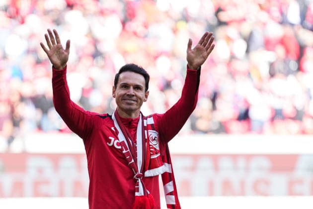 1. Bundesliga: SC Freiburg vs RB Leipzig, 16.05.2026 Nicolas Höfler (SC Freiburg, 27) der sich bei den Fans bedankt 1. Bundesliga: SC Freiburg vs RB Leipzig, Europa-Park-Stadion, 16.05.2026 DFB DFL REGULATIONS PROHIBIT ANY USE OF PHOTOGRAPHS AS IMAGE SEQUENCES AND OR QUASI-VIDEO. Copyright: xBEAUTIFULxSPORTS Boscox