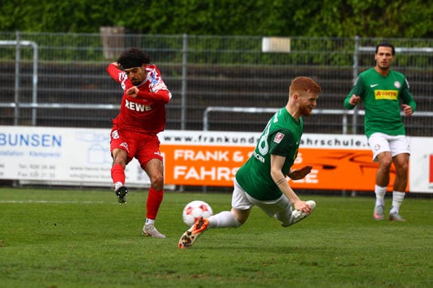 Fußball I Herren I Saison 2025 2026 I Regionalliga Nord I 34.Spieltag I Eintracht Norderstedt - HSC Hannover I 16.05.2026 Lucas Camacho de Valdoleiros (17, FC Eintracht Norderstedt) Lasse von Boetticher (28, HSC Hannover) Norderstedt Edmund Plambeck Stadion Schleswig-Holstein Deutschland Copyright: xLobeca RalfxHomburgx