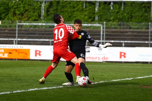 Fußball I Herren I Saison 2025 2026 I Regionalliga Nord I 34.Spieltag I Eintracht Norderstedt - HSC Hannover I 16.05.2026 Jonas Behounek (10, FC Eintracht Norderstedt) Kai Patrick Bäte (22, HSC Hannover) Norderstedt Edmund Plambeck Stadion Schleswig-Holstein Deutschland Copyright: xLobeca RalfxHomburgx