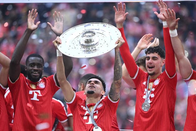 16.05.2026, xemx, Fussball 1.Bundesliga, FC Bayern Muenchen - 1.FC Köln v.l. Jubel, Freude über den Gewinn der Meisterschaft Luis Diaz (FC Bayern Muenchen) (DFL DFB REGULATIONS PROHIBIT ANY USE OF PHOTOGRAPHS as IMAGE SEQUENCES and or QUASI-VIDEO) Muenchen