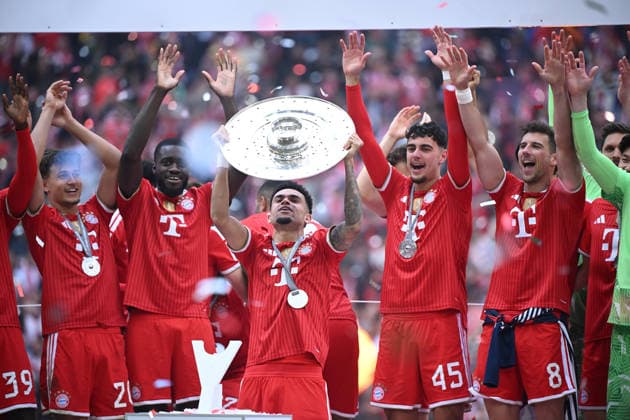 16.05.2026, xemx, Fussball 1.Bundesliga, FC Bayern Muenchen - 1.FC Köln v.l. Jubel, Freude über den Gewinn der Meisterschaft Luis Diaz (FC Bayern Muenchen) (DFL DFB REGULATIONS PROHIBIT ANY USE OF PHOTOGRAPHS as IMAGE SEQUENCES and or QUASI-VIDEO) Muenchen