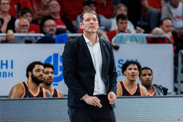Ty Harrelson (ratiopharm Ulm, Trainer), Einzelbild, Einzelfoto, Portrait, Portraet, BMA365 Bamberg Baskets vs. ratiopharm Ulm, Basketball, easyCredit BBL, Playoff Viertelfinale, Spiel 1, 16.05.2026 BMA365 Bamberg Baskets vs. ratiopharm Ulm, Basketball, easyCredit BBL, Playoff Viertelfinale, Spiel 1, 16.05.2026 Bamberg Copyright: xEibner-Pressefoto G.xSantemizx EP_EER