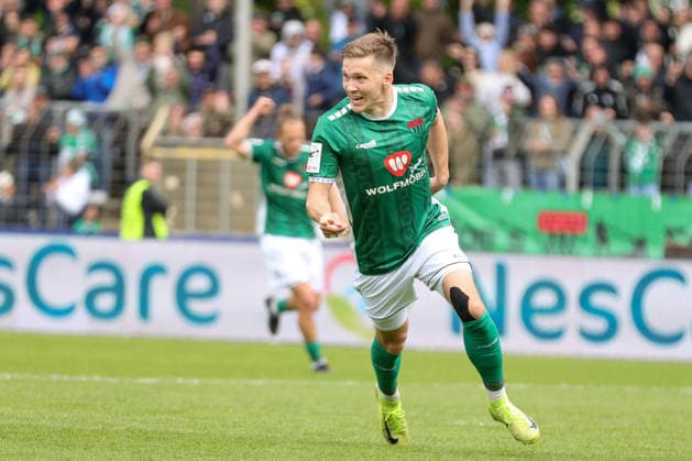 16.05.2026, Fussball, Herren, Dritte Liga, 38. Spieltag 3. Liga Saison 2025 2026: FC Schweinfurt 05 - FC Erzgebirge Aue Sebastian Müller (FC Schweinfurt 05, 37) jubelt nach seinem Treffer zum 1:0, Einzelbild Schweinfurt Riedel Bau Arena im Sachs-Stadio Bayern Unterfranken Deutschland