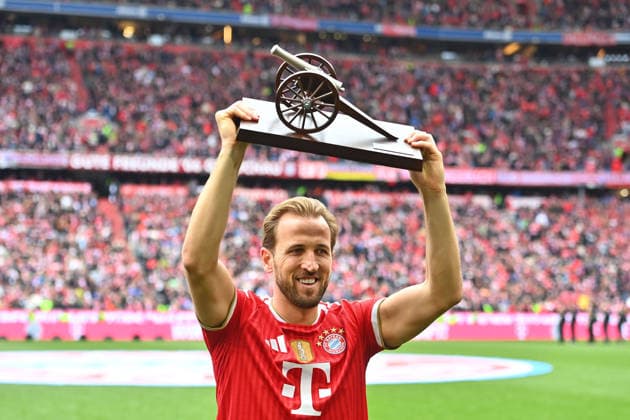 Harry KANE (Bayern Muenchen) mit der Kicker Torjaegerkanone Siegerehrung. Fussball 1. Bundesliga Saison 2025 2026, 34.Spieltag, Spieltag34 FC Bayern Muenchen - 1.FC Koeln am 16.05.2026 , A L L I A N Z A R E N A.