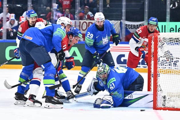 L-R in front Aljosa Crnovic (SLO), Matyas Melovsky (CZE), Aleksandar Magovac (SLO), goalkeeper Lukas Horak (SLO) and Lukas Sedlak (CZE) in action during the 2026 IIHF World Championship, WM, Weltmeisterschaft Group B, match Slovenia vs Czech Republic, on May 16, 2026, Fribourg, Switzerland. (CTKxPhoto RadekxPetrasek) CTKPhotoP2026051606175  CTKPhotoP2026051606175