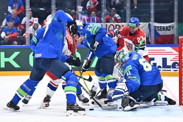 L-R Matyas Melovsky (CZE), Aleksandar Magovac (SLO), goalkeeper Lukas Horak (SLO) and Lukas Sedlak (CZE) in action during the 2026 IIHF World Championship, WM, Weltmeisterschaft Group B, match Slovenia vs Czech Republic, on May 16, 2026, Fribourg, Switzerland. (CTKxPhoto RadekxPetrasek) CTKPhotoP2026051606178  CTKPhotoP2026051606178