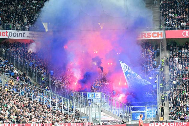 16.05.2026; Moenchengladbach; Fussball, Herren, Saison 2025 2026, Borussia Moenchengladbach vs. TSG 1899 Hoffenheim Pyrotechnik in der Hoffenheimer Fankurve DFL regulations prohibit any use of photographs as image sequences and or quasi-video. Borussia-Park NRW Deutschland