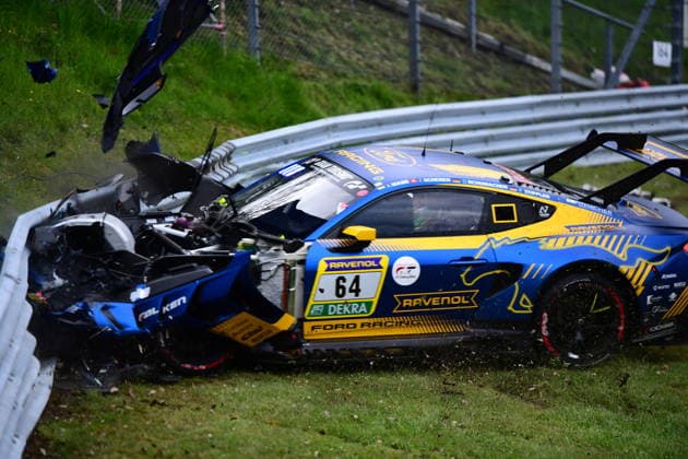 HRT Ford Racing ( 64) SP 9. Das Fahrzeug fährt auf der Rennstrecke beim ADAC RAVENOL 24h Nürburgring 2026. Rheinland-Pfalz Deutschland