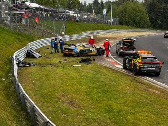 HRT Ford Racing ( 64) SP 9. Das Fahrzeug fährt auf der Rennstrecke beim ADAC RAVENOL 24h Nürburgring 2026. Rheinland-Pfalz Deutschland