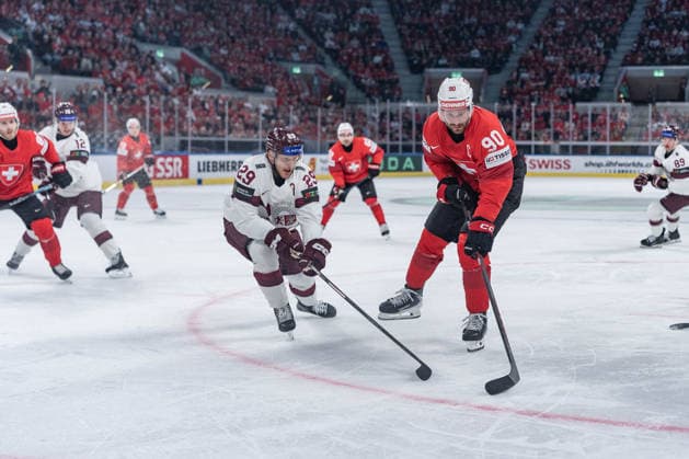 16 05 2026, Zurich, Swiss Life Arena, Ice hockey, Eishockey World Championships: Switzerland - Latvia, 90 Roman Josi (Switzerland), 29 Ralfs Freibergs (Latvia) Zurich Swiss Life Arena Zurich Switzerland Copyright: xJustPictures.ch StefanxEmchx jp-de-StEm-DSC0033620260516