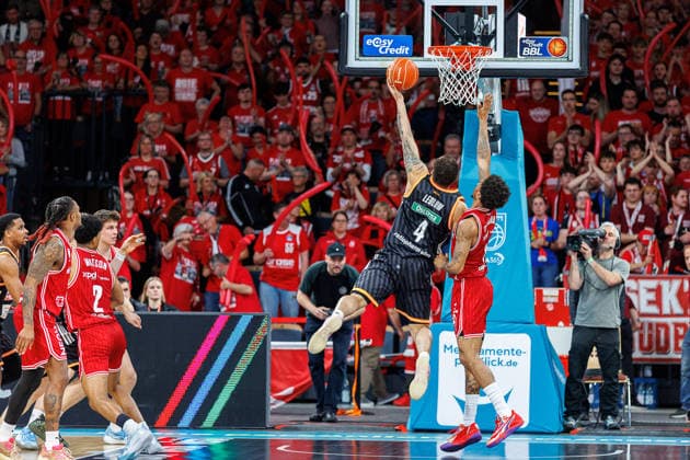 Christopher Ledlum (ratiopharm Ulm, 04), Demarcus Demonia (BMA365 Bamberg Baskets, 08), BMA365 Bamberg Baskets vs. ratiopharm Ulm, Basketball, easyCredit BBL, Playoff Viertelfinale, Spiel 1, 16.05.2026 BMA365 Bamberg Baskets vs. ratiopharm Ulm, Basketball, easyCredit BBL, Playoff Viertelfinale, Spiel 1, 16.05.2026 Bamberg Copyright: xEibner-Pressefoto G.xSantemizx EP_EER