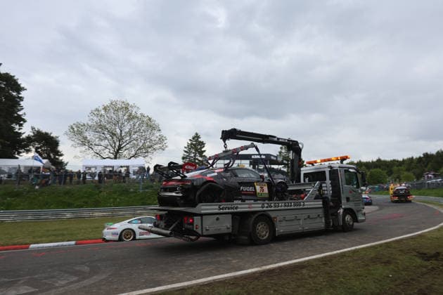 Nürburg, Deutschland 14.-17. Mai 2026: ADAC Ravenol 24h Rennen Nürburgring - 2026 - Samstag Rennen Schwalbenschwanz crash unfall Im Bild: 75 Max Kruse Racing - Audi R8 LMS GT3 evo II - (Dominik Fugel GER, Marcel Fugel GER, Benjamin Leuchter GER, Tom Coronel NED) Nürburgring Rheinland Pfalz Copyright: xFotostandx xFabianxWernerx