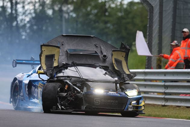 Nürburg, Deutschland 14.-17. Mai 2026: ADAC Ravenol 24h Rennen Nürburgring - 2026 - Samstag Rennen Schwalbenschwanz crash Im Bild: 16 Scherer PHX - Audi R8 LMS GT3 evo II - (Christopher Haase GER, Alexander Sims GBR, Ben Green GBR) Nürburgring Rheinland Pfalz *** Nürburg, Germany 14 17 May 2026 ADAC Ravenol 24h race Nürburgring 2026 Saturday race Swallowtail crash In the picture 16 Scherer Sport PHX Audi R8 LMS GT3 evo II Christopher Haase GER, Alexander Sims GBR, Ben Green GBR Nürburgring Rheinland Pfalz Copyright: xFotostandx xFabianxWernerx