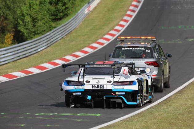 Nürburg, Deutschland 14.-17. Mai 2026: ADAC Ravenol 24h Rennen Nürburgring - 2026 - Samstag Rennen Schwalbenschwanz crash destroy end Im Bild: 47 KCMG - Mercedes-AMG GT3 - (Nirei Fukuzumi JPN, Naoya Gamou JPN, Jesse Krohn FIN, David Pittard GBR) Nürburgring Rheinland Pfalz Copyright: xFotostandx xFabianxWernerx