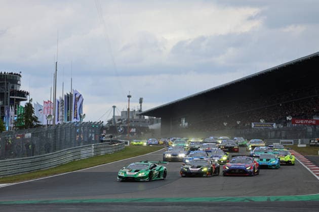 Nürburg, Deutschland 14.-17. Mai 2026: ADAC Ravenol 24h Rennen Nürburgring - 2026 - Samstag Rennen Start Im Bild: 130 Red Bull Team ABT - Lamborghini Huracan GT3 EVO2 - (Marco Mapelli ITA, Nicky Catsburg NED, Nicholas Yelloly GBR) 3 Winward Racing - Mercedes-AMG GT3 - (Max Verstappen NED, Lucas Auer AUT, Jules Gounon AND, Daniel Juncadella ESP) 84 Red Bull Team ABT - Lamborghini Huracan GT3 EVO2 - (Luca Engstler GER, Mirko Bortolotti ITA, Patric Niederhauser SUI) Nürburgring Rheinland Pfalz Copyright: xFotostandx xFabianxWernerx