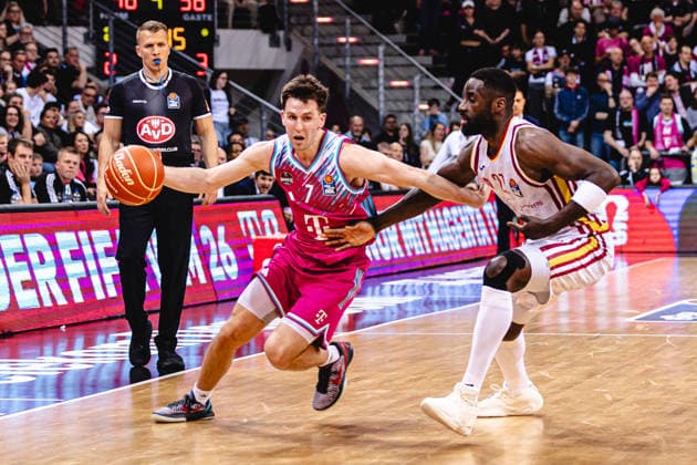 easyCredit Basketball Bundesliga, Playoff-Viertelfinale: Telekom Baskets Bonn vs. Fitness First Baskets Würzburg, 16.05.2026 Grayson Murphy (Telekom Baskets Bonn 7) und Eddy Edigin Jr. (Würzburg 27) - easyCredit Basketball Bundesliga, Playoff-Viertelfinale: Telekom Baskets Bonn vs. Fitness First Baskets Würzburg, 16.05.2026, Telekom Dome Bonn Copyright: xBEAUTIFULxSPORTS Derixx