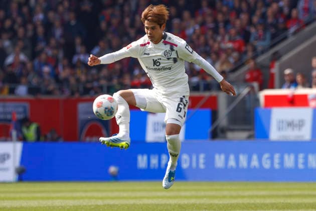 Fussball, 1. Bundesliga, 34. Spieltag, 2025 2026, 1. FC Heidenheim vs. 1. FSV Mainz 05, 16.05.2026, Voith-Arena, Heidenheim, Deutschland, Kaishu SANO 1. FSV Mainz 05 6 mit Ballannahme in der Luft Heidenheim Voith-Arena Baden-Württemberg Deutschland Copyright: xGaetanoxDixRosax