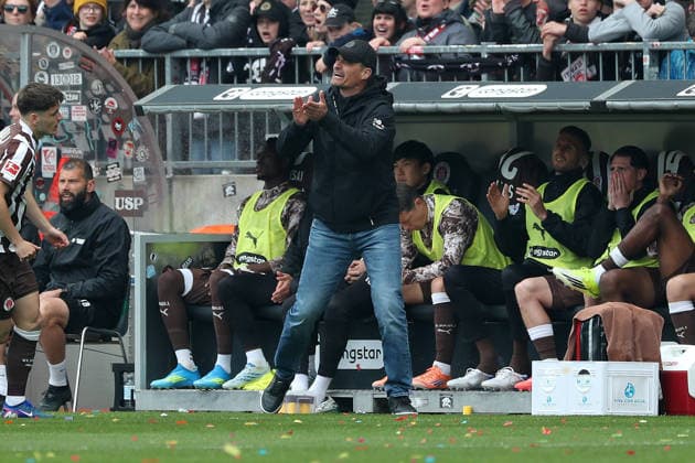 St. Pauli vs. VfL, 1. BL Hamburg, 16.05.2026, Fußball, Herren, Saison 2025 2026, 1. BL, FC St. Pauli vs. VfL Wolfsburg: Cheftrainer Alexander Blessin (St. Pauli) (DFL DFB REGULATIONS PROHIBIT ANY USE OF PHOTOGRAPHS as IMAGE SEQUENCES and or QUASI-VIDEO) Millerntor-Stadion Deutschland