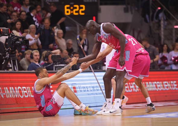 Alijah Comithier, Kur Jongkuch Telekom Baskets Bonn vs. Fitness First Würzburg Baskets Playoffs Viertelfinale Spiel 1 - Saison 2025 26