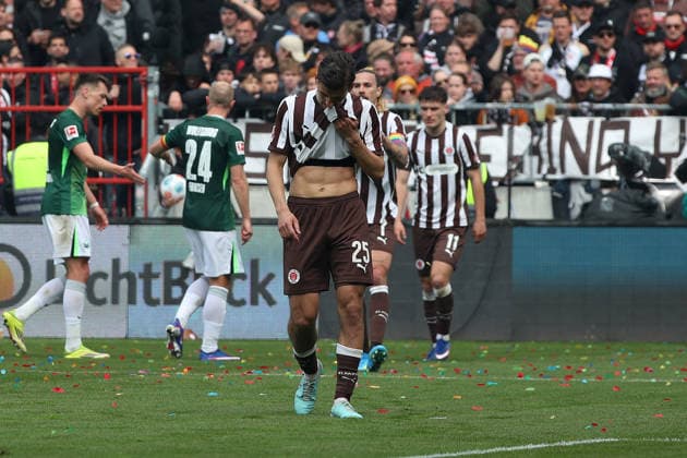 St. Pauli vs. VfL, 1. BL Hamburg, 16.05.2026, Fußball, Herren, Saison 2025 2026, 1. BL, FC St. Pauli vs. VfL Wolfsburg: Adam Dzwigala (St. Pauli) (DFL DFB REGULATIONS PROHIBIT ANY USE OF PHOTOGRAPHS as IMAGE SEQUENCES and or QUASI-VIDEO) Millerntor-Stadion Deutschland