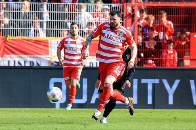 DEU, DFL, 1. FBL, 1.FC Union vs. FC Augsburg, 16.05.2026, Stadion Alte Foersterei, Berlin, DEU, DFL, 1. FBL, 1.FC Union vs. FC Augsburg, im Bild: Oliver Burke (1.FC Union Berlin 7) DFL - regulations prohibit any use of Photographs as image sequences and or quasi-video
