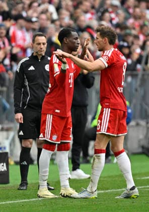 Wechsel Auswechslung Einwechslung Leon Goretzka FC Bayern Muenchen FCB (08) verlaesst Platz fuer Nicolas Jackson FC Bayern Muenchen FCB (11) FC Bayern Muenchen FCB vs 1. FC Koeln 16.05.2026 DFL REGULATIONS PROHIBIT ANY USE OF PHOTOGRAPHS AS IMAGE SEQUENCES AND OR QUASI-VIDEO FC Bayern Muenchen FCB vs 1. FC Koeln