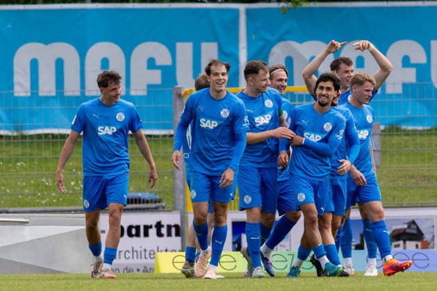 Freude freuen Jubel Jubel, Torjubel, jubelt ueber das Tor, celebrate the goal, celebration Walldorf TSG Balingen vs. FC Astoria Walldorf, Fussball Oberliga, Saison 2025 2026, 16.05.26 TSG Balingen vs. FC Astoria Walldorf, Fussball, Regionalliga Suedwest, 34. Spieltag, Saison 2025 2026, 16.05.26 Villingen Copyright: xEibner-Pressefoto KirstenxJägerx