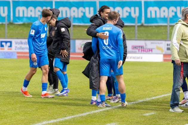 Verabschiedungen nach dem Spiel TSG Balingen vs. FC Astoria Walldorf, Fussball Oberliga, Saison 2025 2026, 16.05.26 TSG Balingen vs. FC Astoria Walldorf, Fussball, Regionalliga Suedwest, 34. Spieltag, Saison 2025 2026, 16.05.26 Villingen Copyright: xEibner-Pressefoto KirstenxJägerx