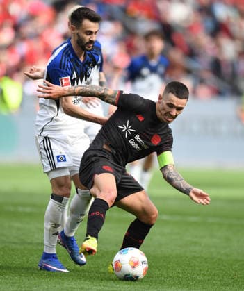 16.05.2026, xophax, Fussball 1.Bundesliga, Bayer 04 Leverkusen - Hamburger SV Alejandro Grimaldo ( Bayer 04 ) , vorn Daniel Vieira ( HSV ) (DFL DFB REGULATIONS PROHIBIT ANY USE OF PHOTOGRAPHS as IMAGE SEQUENCES and or QUASI-VIDEO) Leverkusen