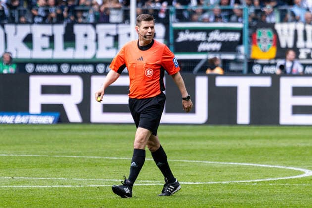 Mönchengladbach, Deutschland 16. Mai 2026: 1. BL - 2025 2026 - Sp. 34 - Borussia Mönchengladbach gegen TSG Hoffenheim Im Bild: Schiedsrichter Frank Willenborg DFL regulations prohibit any use of photographs as image sequences and or quasi-video. Borussia Park Nordrhein Westfalen Copyright: xFotostandx xGörtzx