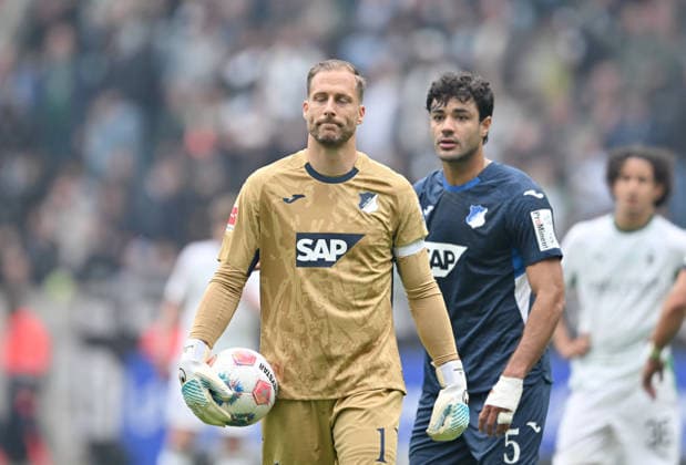 Frust bei Torwart Oliver Baumann (1899 Hoffenheim), r. Ozan Kabak (1899 Hoffenheim). Fussball 1. Bundesliga, 34.Spieltag, Borussia Moenchengladbach - TSG 1899 Hoffenheim 4:0, am 16.05.2026 in Moenchengladbach Deutschland. DFL regulations prohibit any use of photographs as image sequences and or quasi-video Â