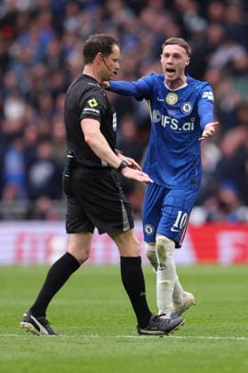 FA Cup Final 2026 16 May 2026, London - Emirates FA Cup Final - Chelsea v Manchester City - Cole Palmer of Chelsea protests to referee Darren England - Photo: Charlotte Wilson Offside. London UK Copyright: xCharlottexWilsonx xOffsidexOffside