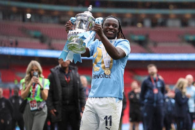 FA Cup Final 2026 16 May 2026, London - Emirates FA Cup Final - Chelsea v Manchester City - Jeremy Doku of Manchester City with the trophy - Photo: Charlotte Wilson Offside. London UK Copyright: xCharlottexWilsonx xOffsidexOffside